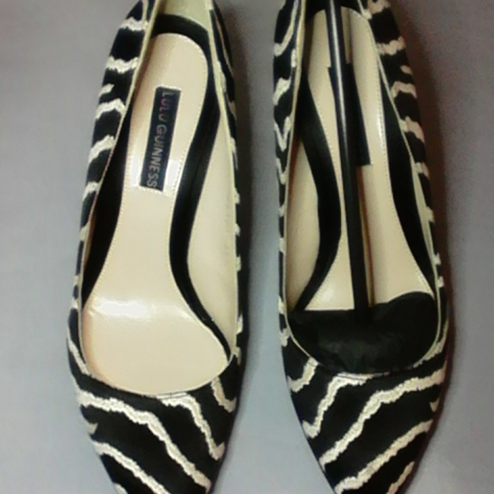 BNIB Lulu Guinness embroidered stripe pump SZ 8.5